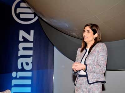 &Eta; Allianz, &alpha;&pi;ό &tau;&eta;&nu; &kappa;&omicron;&rho;&upsilon;&phi;ή, &pi;&rho;&omicron;&sigma;&phi;έ&rho;&epsilon;&iota; &alpha;&sigma;&phi;&alpha;&lambda;&iota;&sigma;&tau;&iota;&kappa;έ&sigmaf; &lambda;ύ&sigma;&epsilon;&iota;&sigmaf;