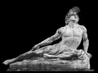 &Tau;&omicron; &mu;έ&gamma;&alpha; &xi;ί&phi;&omicron;&sigmaf; &tau;&omicron;&upsilon; &Alpha;&chi;&iota;&lambda;&lambda;έ&alpha;, &alpha;&iota; &Mu;&upsilon;&kappa;ή&nu;&alpha;&iota; &tau;&omicron;&upsilon; &Pi;&epsilon;&rho;&sigma;έ&omega;&sigmaf;, &eta; &sigma;&pi;ά&theta;&alpha; &tau;&omicron;&upsilon; &Kappa;&omicron;&lambda;&omicron;&kappa;&omicron;&tau;&rho;ώ&nu;&eta; &kappa;&alpha;&iota; &eta; &xi;&iota;&phi;&omicron;&lambda;ό&gamma;&chi;&eta; &tau;&omicron;&upsilon; 1940!