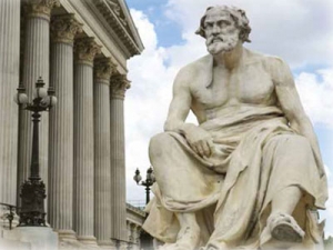 «Ούτε γαρ ιατροί ήρκουν το πρώτον θεραπεύοντες αγνοία, αλλ’ αυτοί μάλιστα έθνησκον όσω και μάλιστα προσήεσαν, ούτε άλλη ανθρωπεία τέχνη ουδεμία…» (Θουκυδίδης, Ιστορία)