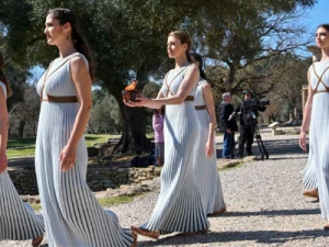 Έλληνες, θαυμαστοί αλλά και τιποτένιοι!